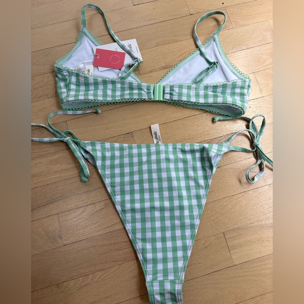 Chic Green Checkered Bikini Set - Picture 2 of 5
